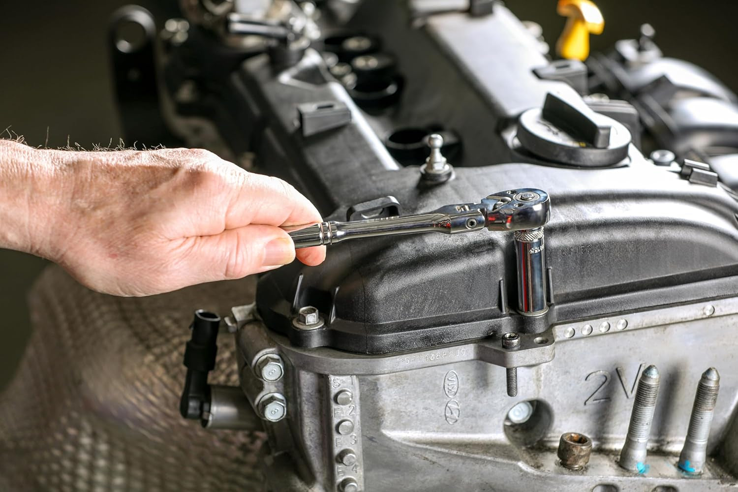 42026 - Flex Head Ratchet - 3/8-Inch Drive 72-Tooth Ratchet - Premium Chrome Vanadium Steel Construction & Chrome Plated Finish - 72-Tooth Quick Release Reversible Design with 5 Degree Swing