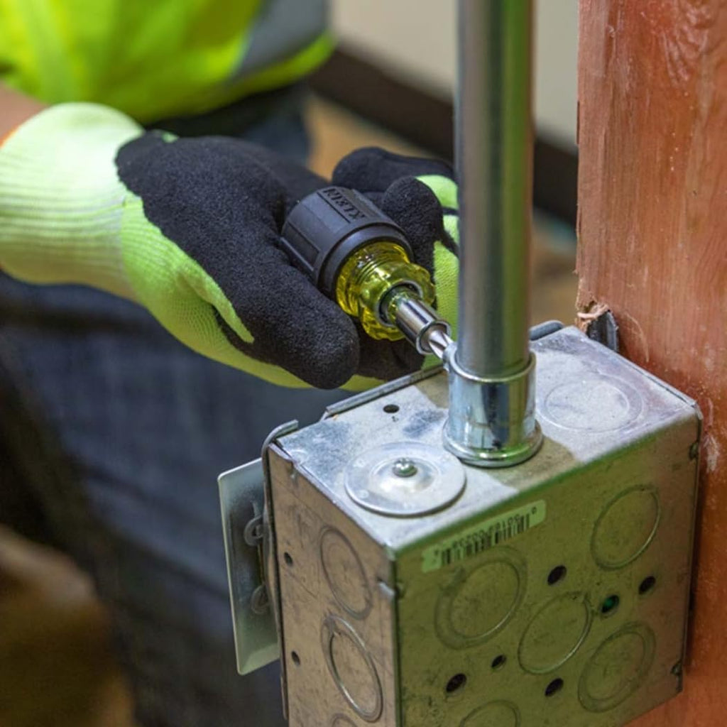 32561 Multi-Bit Screwdriver / Nut Driver, 6-In-1 Stubby Screwdriver with 2 Phillips, 2 Slotted, 2 Nut Drivers