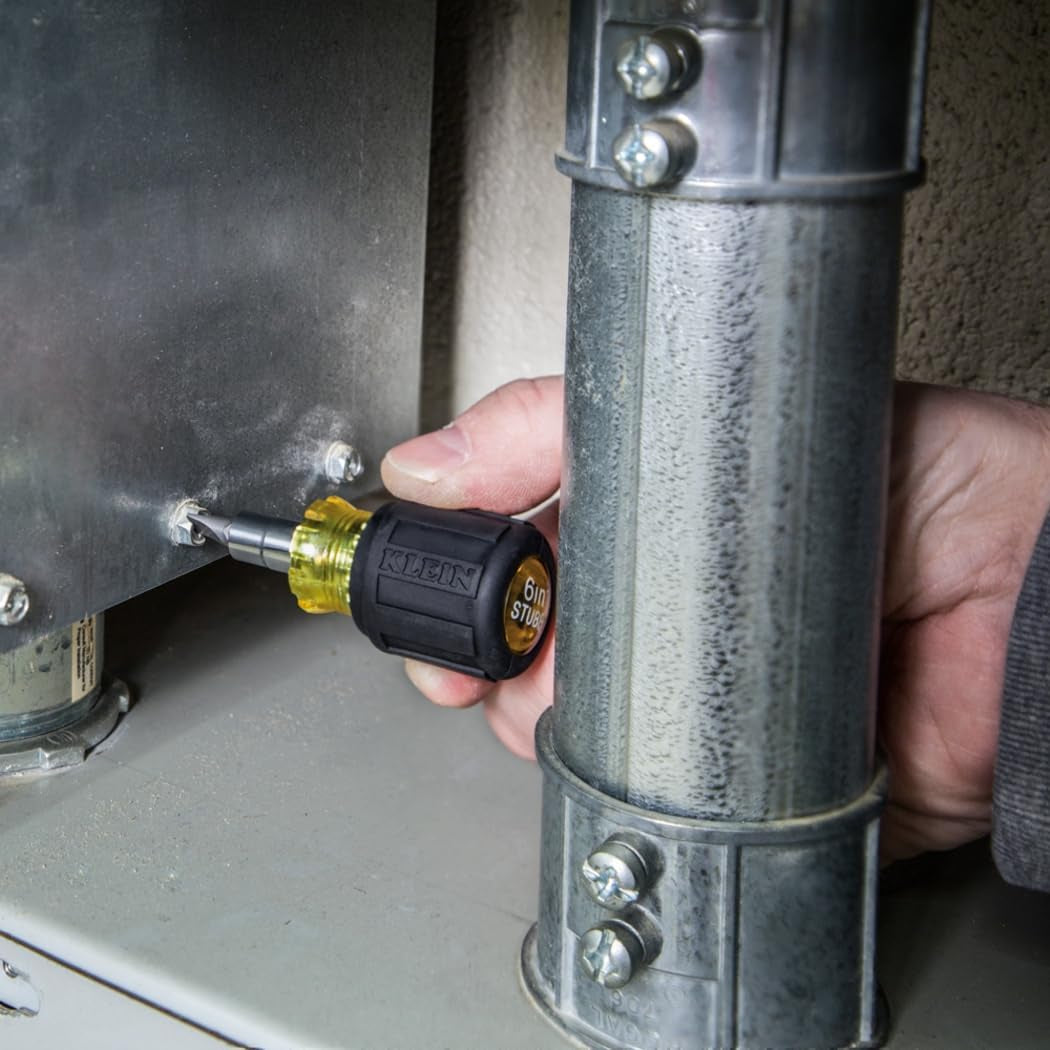 32561 Multi-Bit Screwdriver / Nut Driver, 6-In-1 Stubby Screwdriver with 2 Phillips, 2 Slotted, 2 Nut Drivers